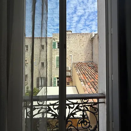 Au Coeur Du Vieil Апартаменти Антіб