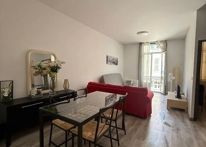 Au Coeur Du Vieil Антіб